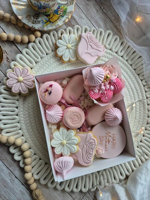 Sweet Moments for Mom Treat Box