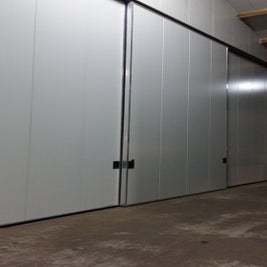 schuifdeur-sandwichpaneel-handbediend-tuin-en-akkerbouw-deuren-voor-opslagloods4.jpg