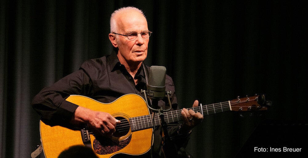 Allan Taylor mit Gitarre | Foto von Inés Breuer