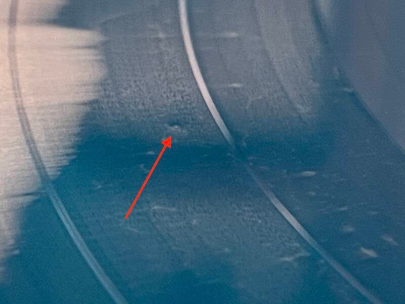 Delle bei farbiger Pressung nach der Begradigung mit Flatten It