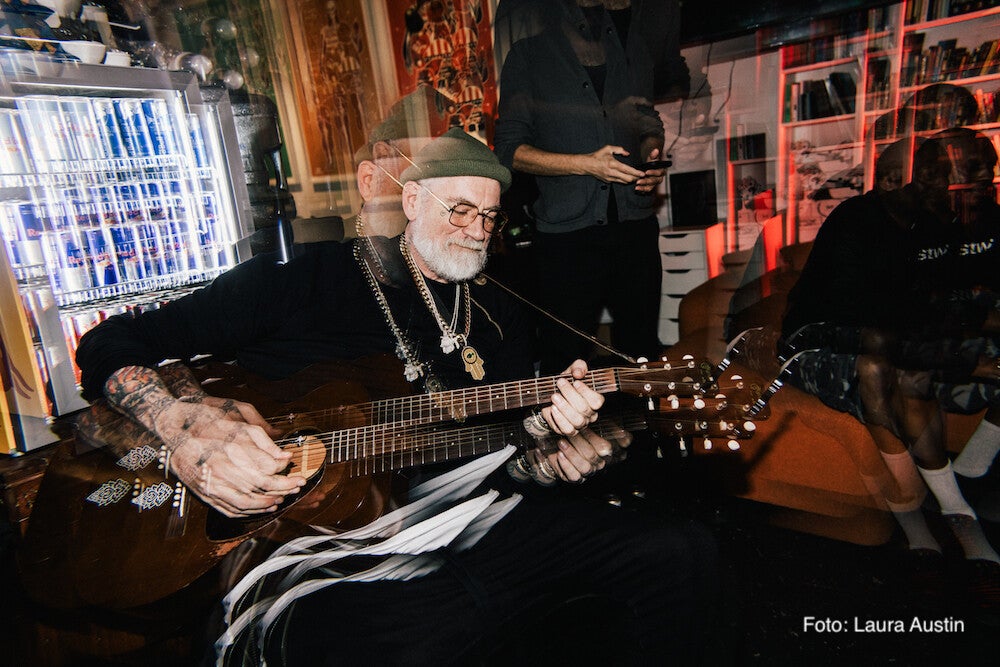 Erik Francis Schrody alias Everlast an der Gitarre