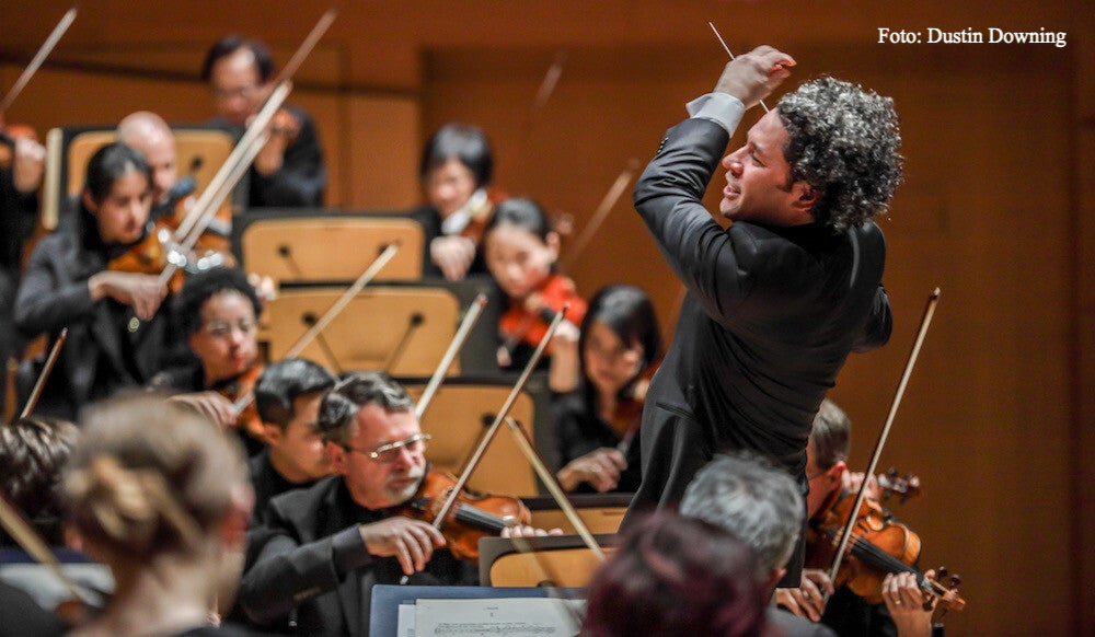 Gustavo Dudamel dirigiert die Los Angeles Philharmonic | Foto: Dustin Downing