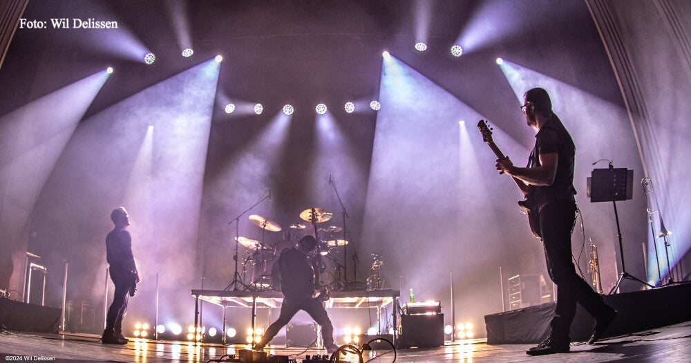 Long Distance Calling live auf der Bühne der Lichtburg