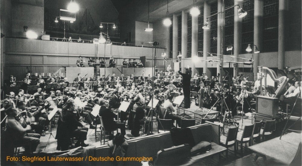 Herbert von Karajan dirigiert Berliner Philharmoniker  | Foto: Siegfried Lauterwasser