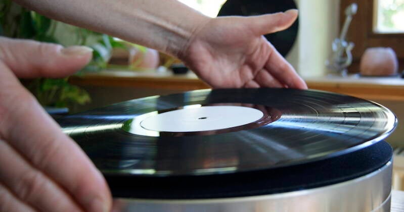 10 Tipps für richtiges Handling von Schallplatten im Vinyl-Fan Blog