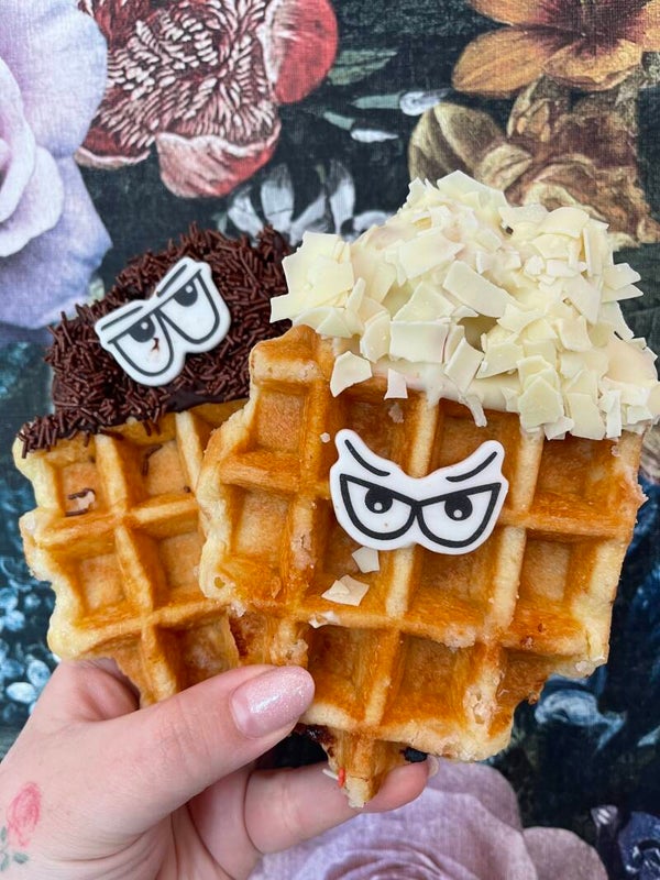Luikse wafel gedipt in chocolade