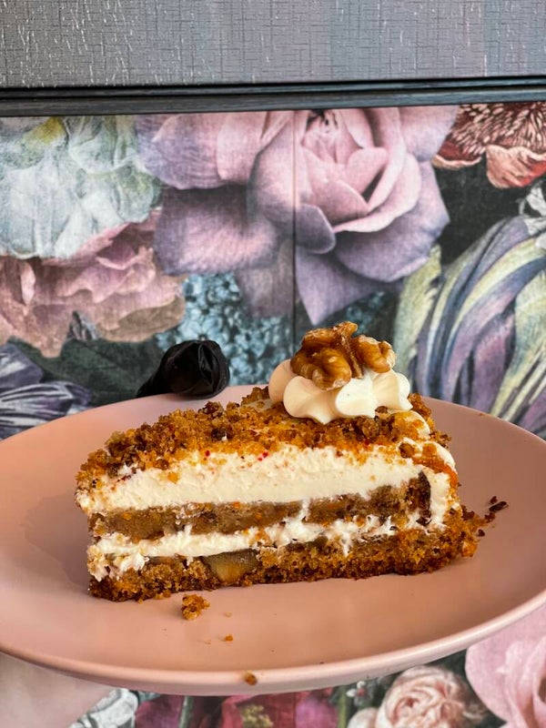 Carrot cheesecake met walnoten