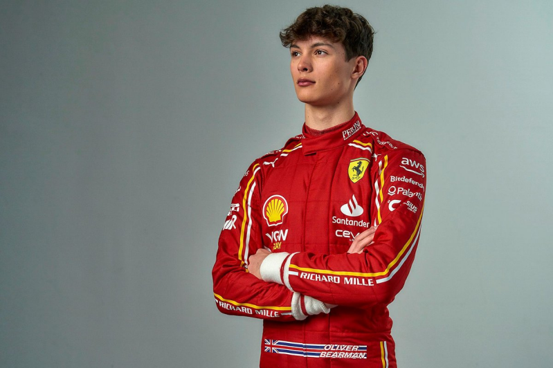 Oliver Bearman in a Ferrari race suit when he was a reserve driver at the team