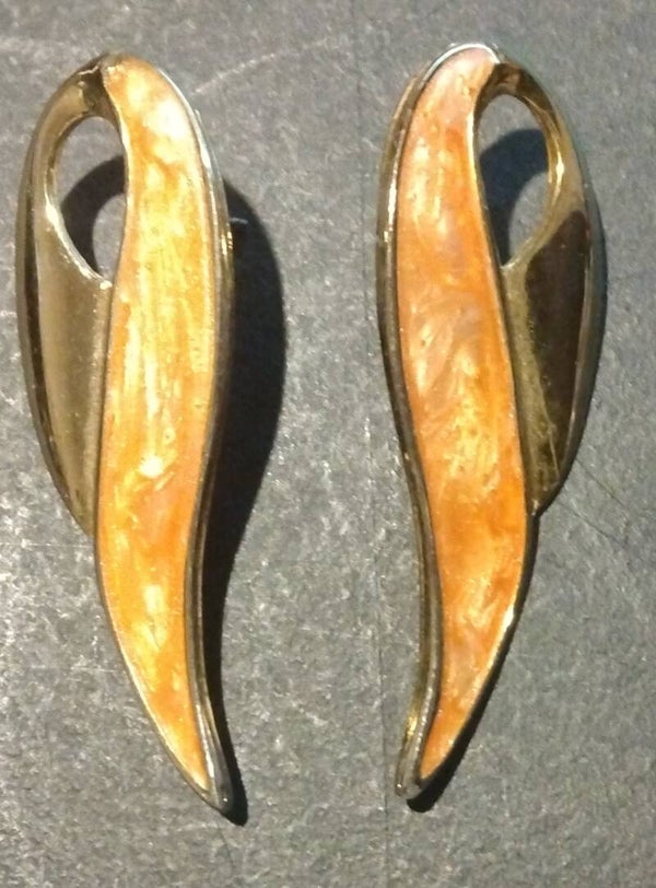 MzSucc3zz Ladies Elegant Enamel Vintage Ribbon Brass Statement Post Earrings