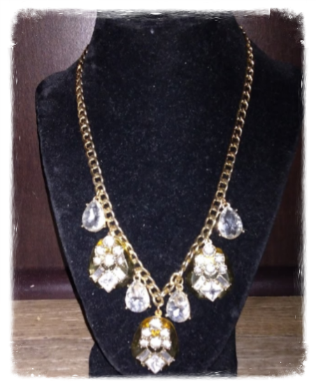 MzSucc3zz Vintage Cluster Teardrop Rhinestone & Crystal Pendant Statement Gold Necklace