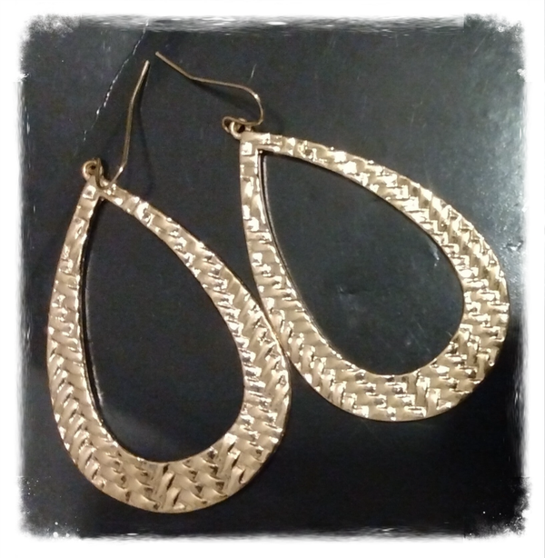 MzSucc3zz  Boho Chevron Basket weave Hollow Gold Teardrop Earrings