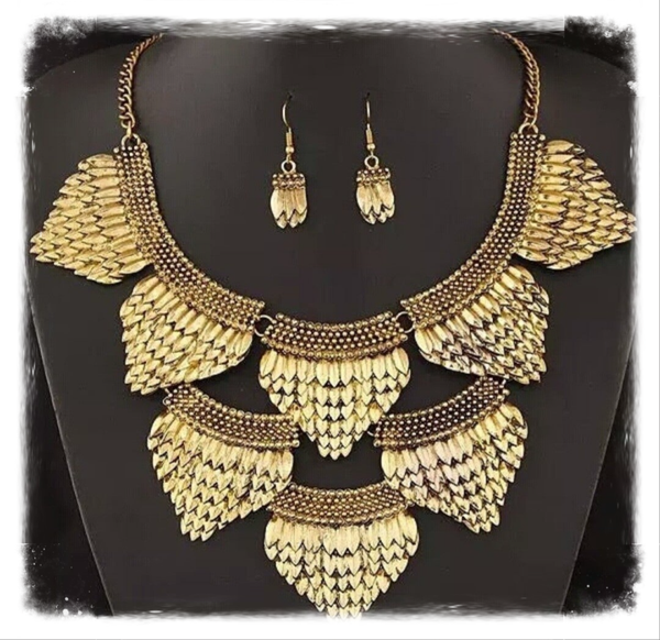 MzSucc3zz Boho Gold-Tone Feathers & Scales Necklace Set