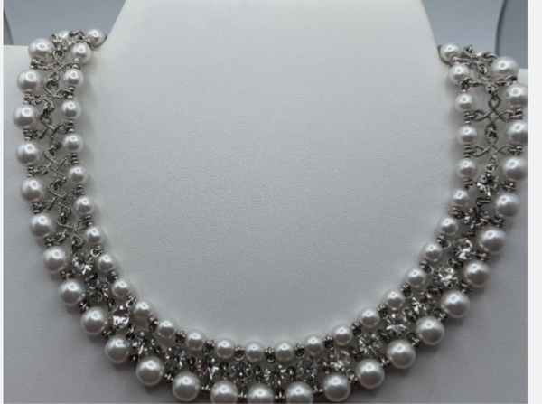 MzSucc3zz Vintage AVON Silver Tone Faux Pearl & Rhinestone Choker Collar Necklace