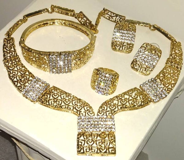 MzSucc3zz Ladies Necklace Dubai African Filigree Texture Diamond Crystal Drop Square Pendant Gold