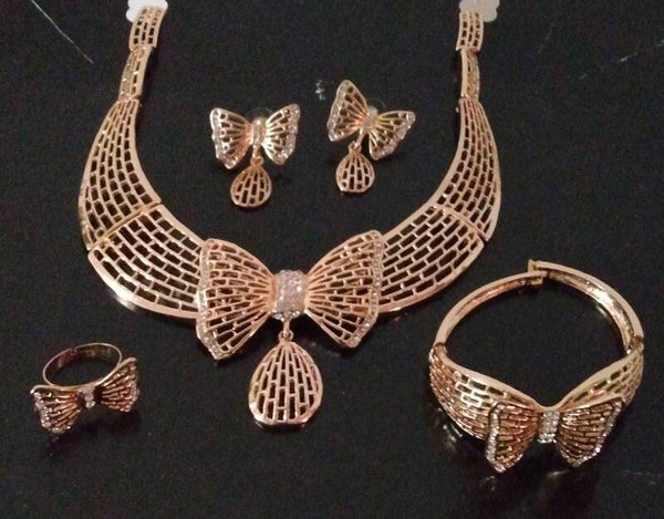 MzSucc3zz Ladies Big Bowtie Gold Hollow Crystal Filigree Pendant Necklace Set