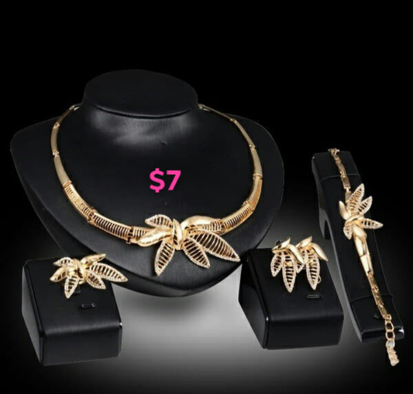 MzSucc3zz Ladies Dubai African Flower Brass Drop Pendant Goldtone Necklace Set