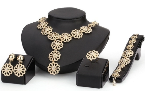 MzSucc3zz Ladies Jewelry Dubai Filigree Texture Gold Flower Crystal Wedding Casual Set