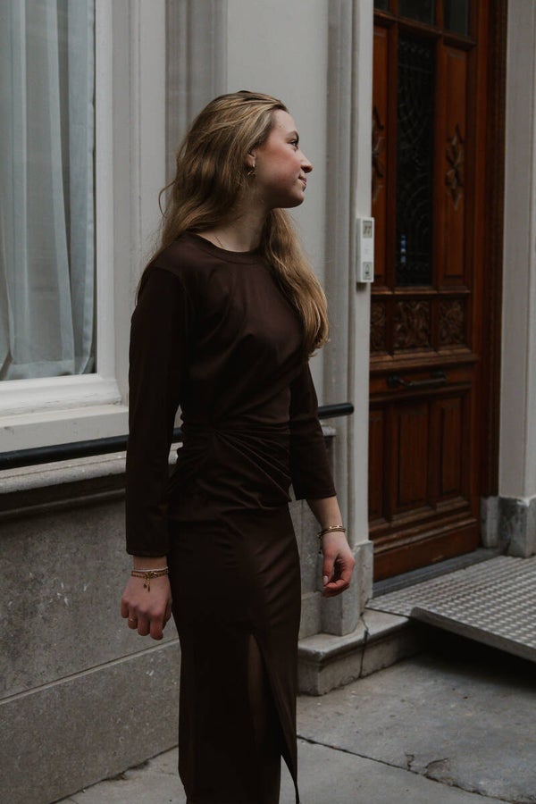 Bruine jurk met split