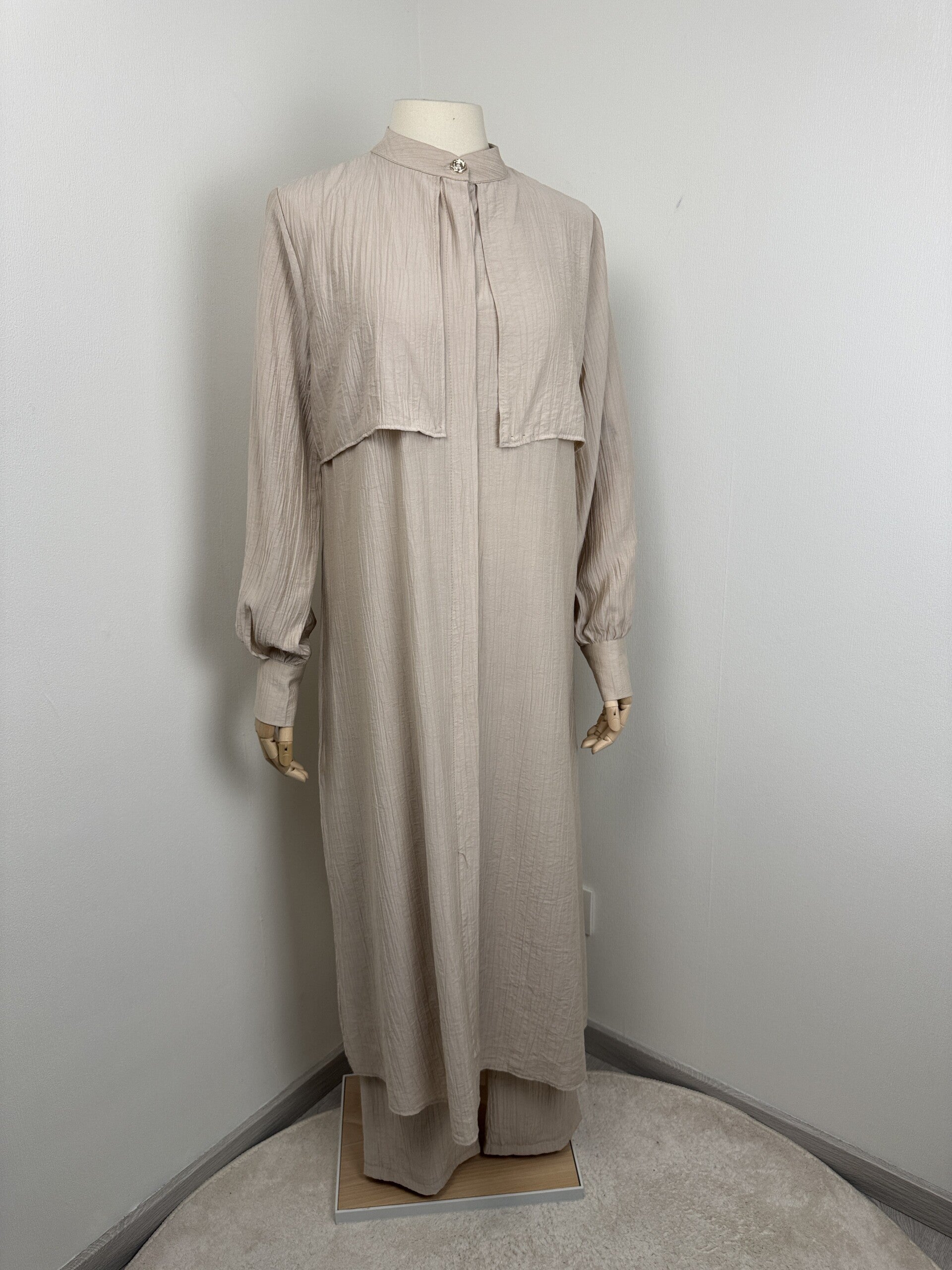 Efnâ Ensemble avec pantalon (et pèlerine)