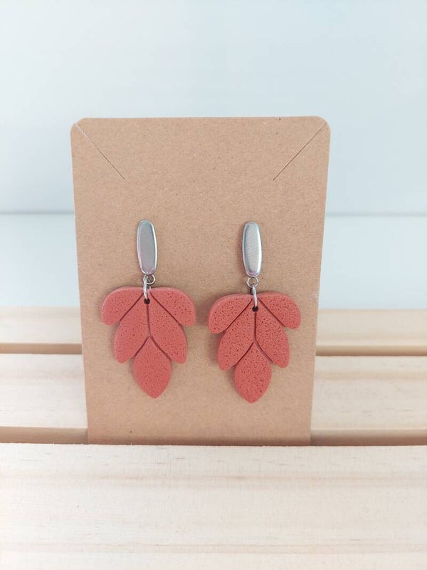 Oorbellen rvs zilverkleurig met klei hanger