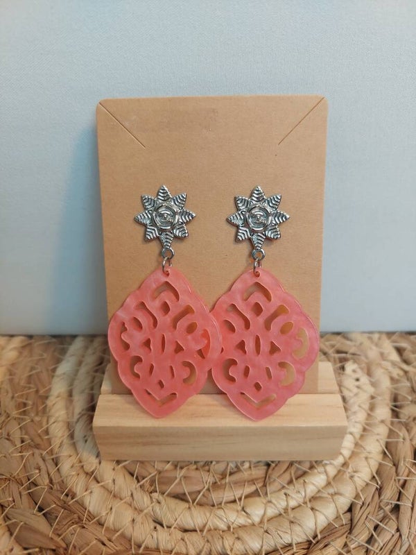 Oorbellen rvs zilverkleurig met roze hanger