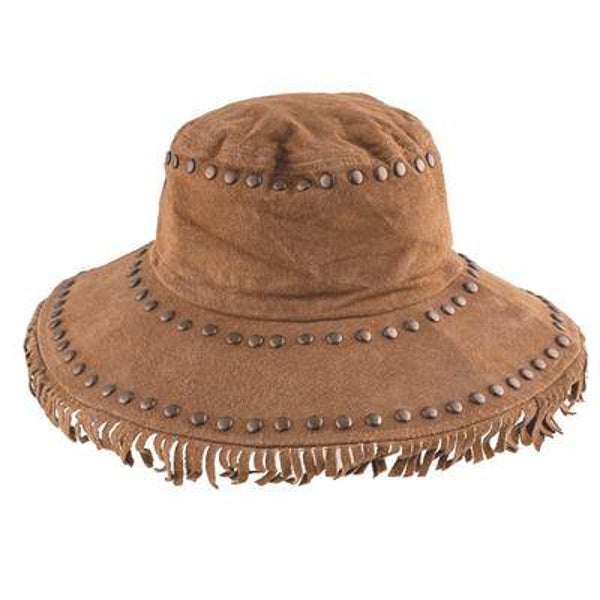 Chapeau daim avec clous