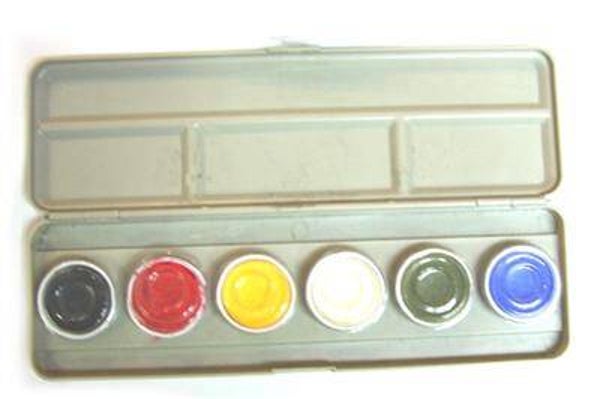 Aqua crème maquillage boîte métal