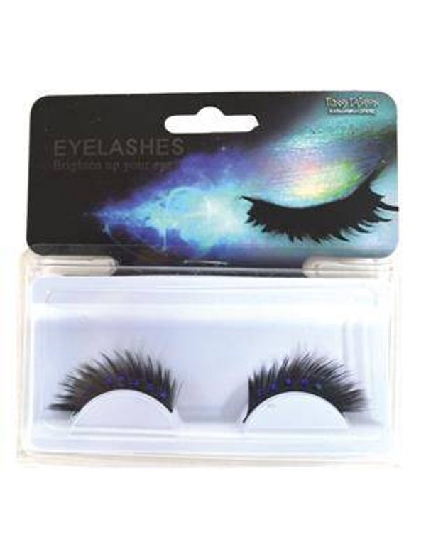 Cils avec des pierres bleues