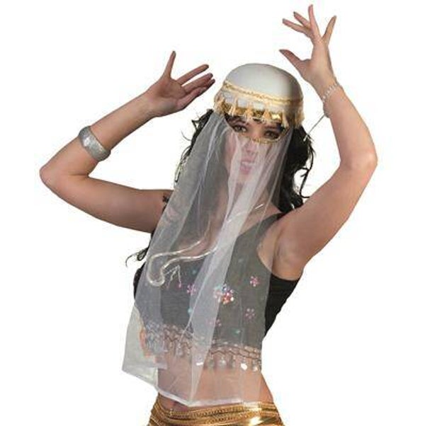 Chapeau blanc avec voile