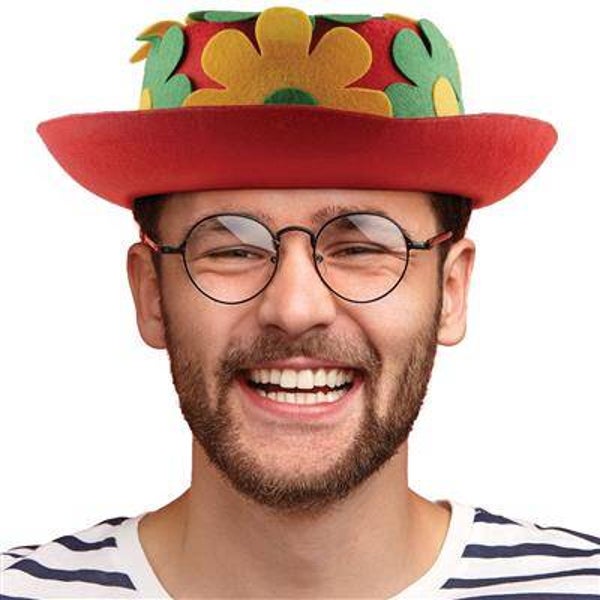 Chapeau avec des fleurs rouge vert jaune