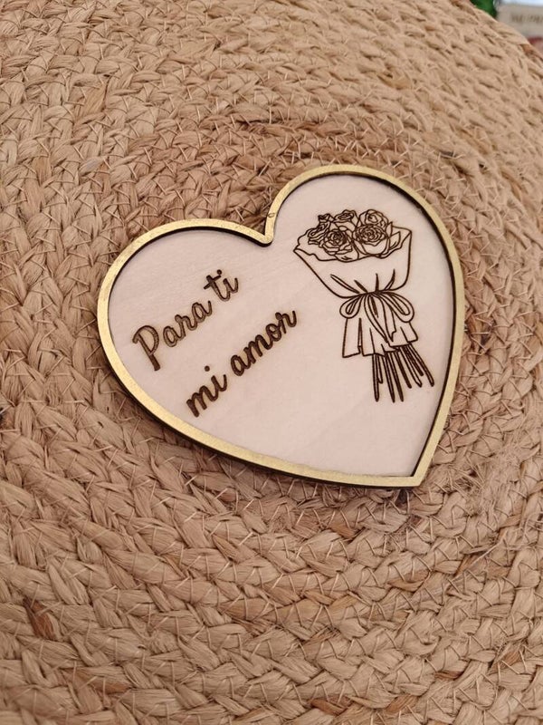 Imán de madera personalizado – Corazón romántico para parejas