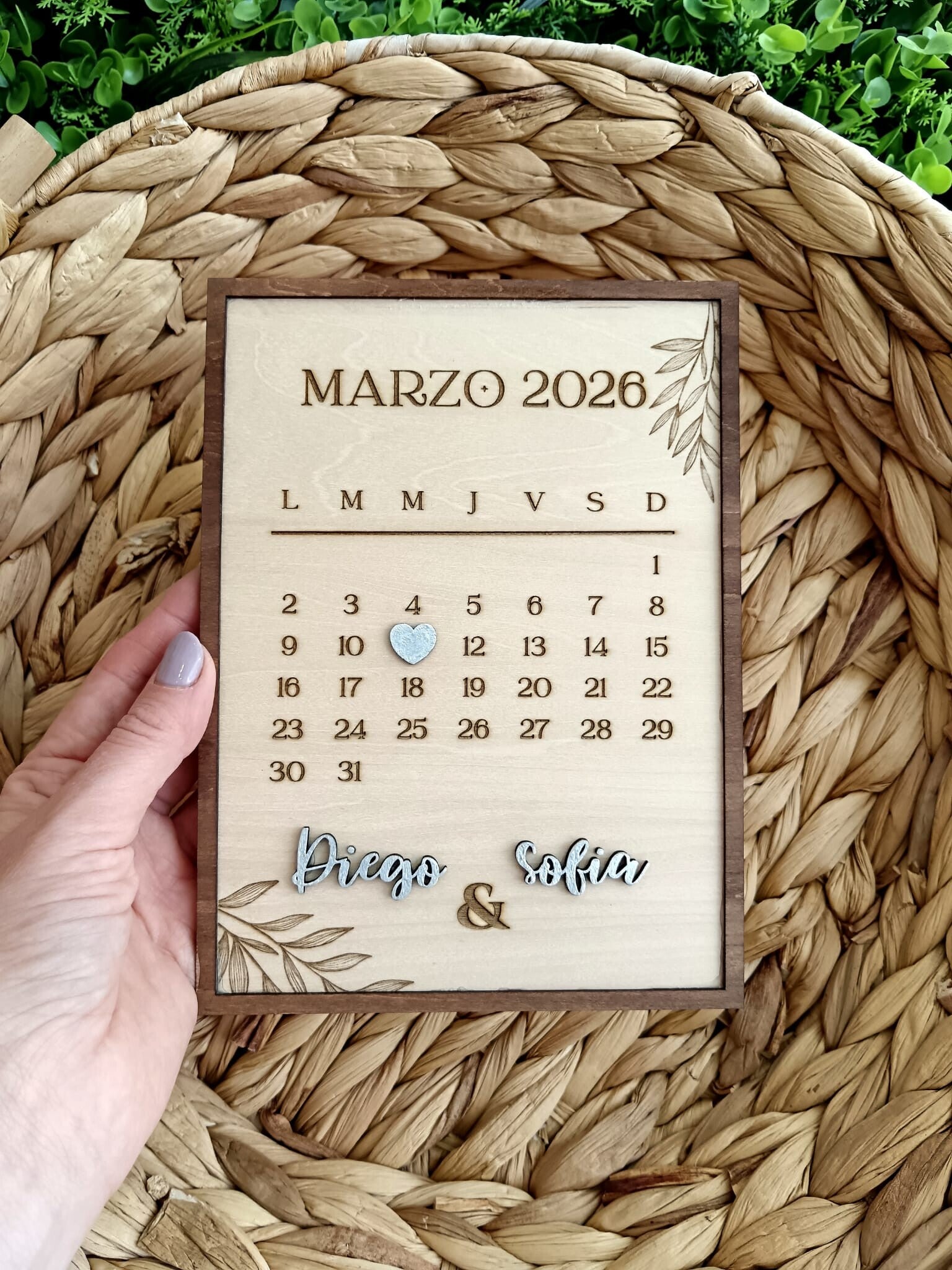 Calendario personalizado madera | Fecha especial con nombres