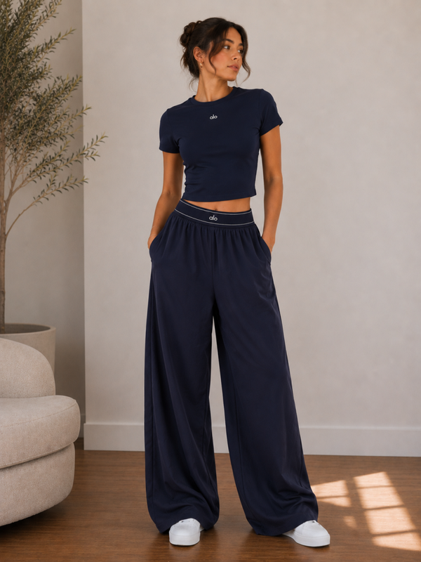 Ensemble Yoga Femme Bleu Nuit – Pantalon Fluide & Crop Top