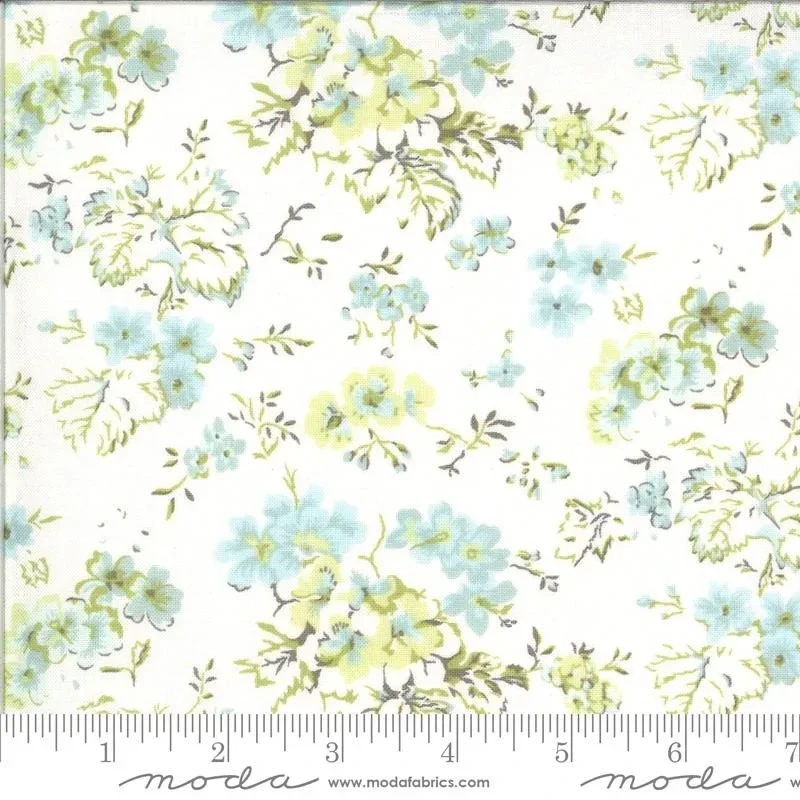 Q674- stof Field Floral linnen white- Dover - Branda Riddle  - Moda