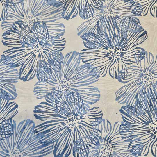B115 - batikstof multi flowers Cloud