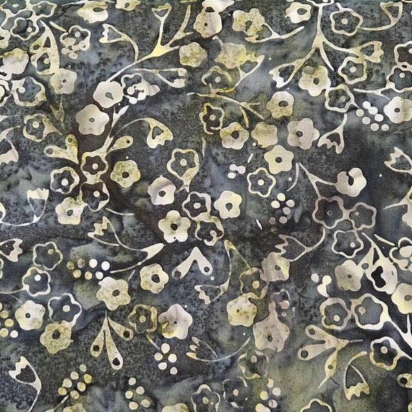 B43 - batikstof green flowers- Hoffman