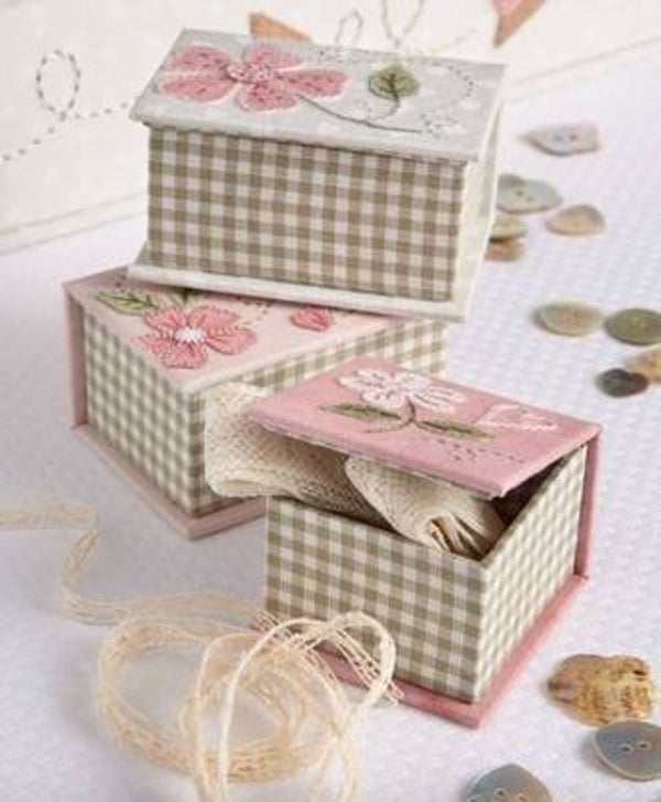 Drie mini doosjes kartonnagepakket