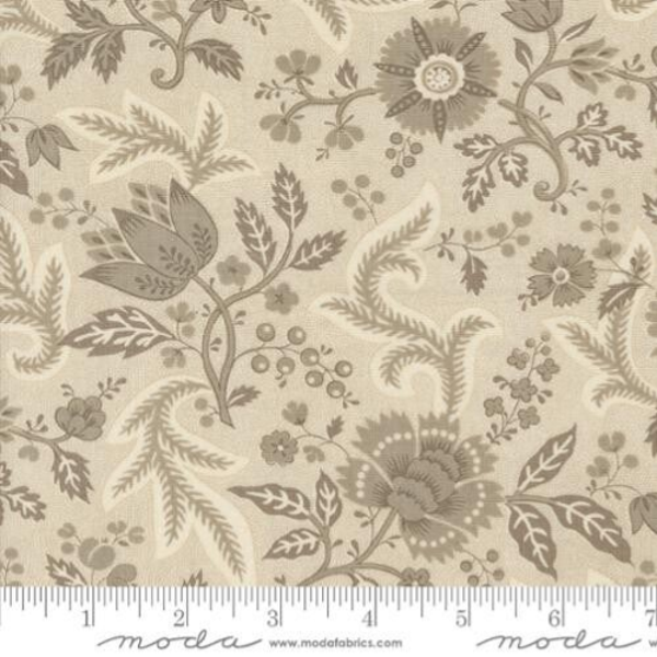 Q662 - stof Pearl Roche - Rouenneries Trois - French General - by Moda