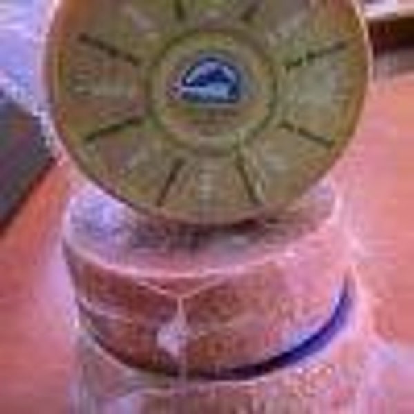 Bergkäse (mild) ca 250g aus der Rheinquellen Gotthard
