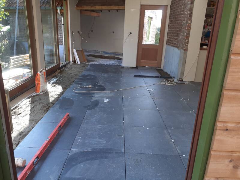 Zwalm - Leggen van keramische tegels