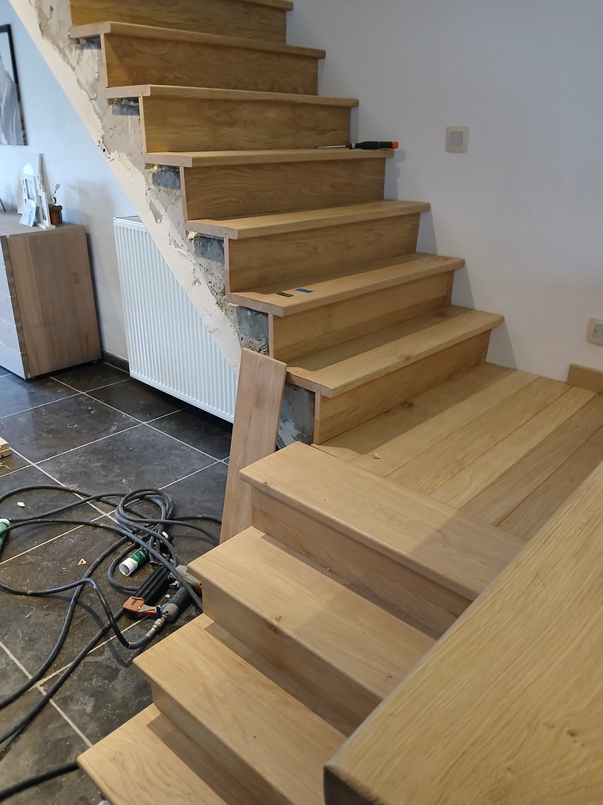 Uitbekleding trap met massief eik