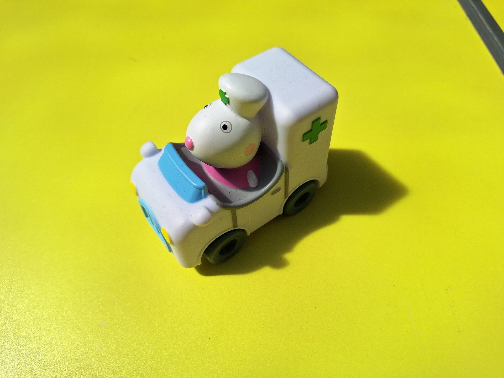 Suzy schaap ziekenwagen van peppa pig