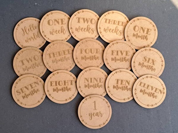 Houten leeftijdsbordjes baby