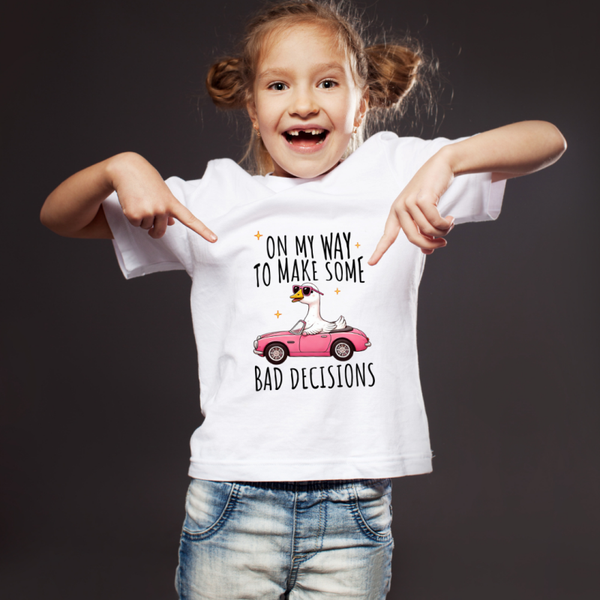 T-shirt peuter "On my way to malk some bad decisions"