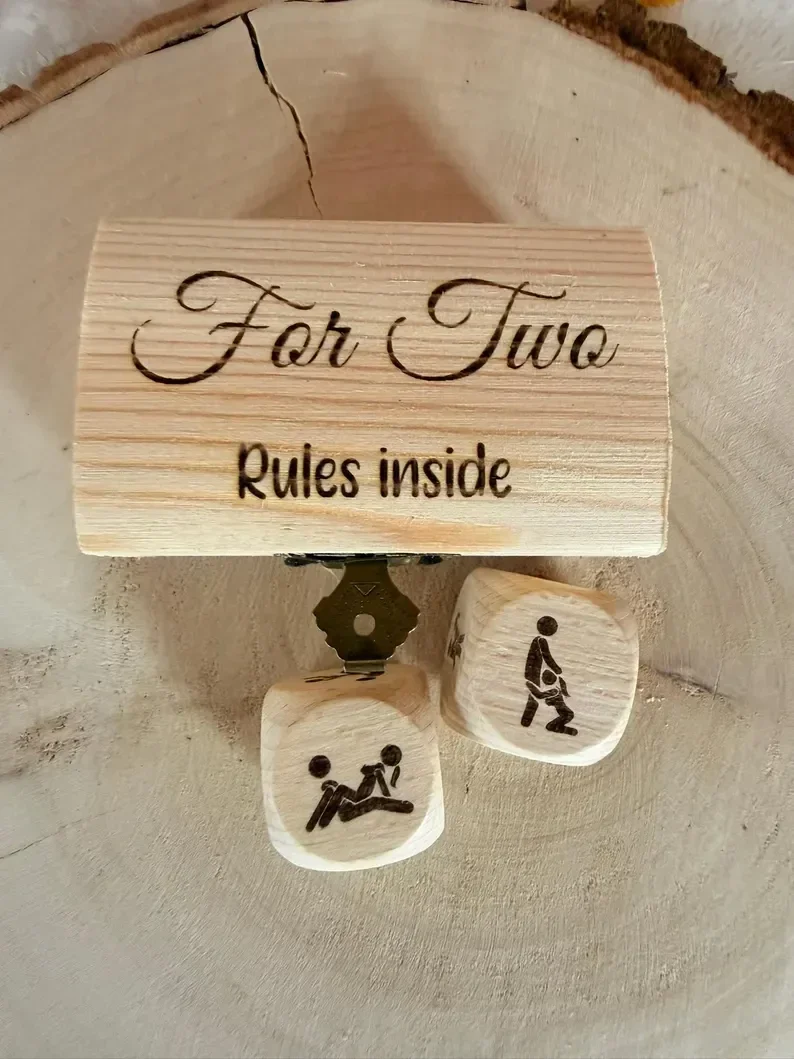 Date Night Würfelspiel für Paare – Romantisches Holzspiel für intime Abende