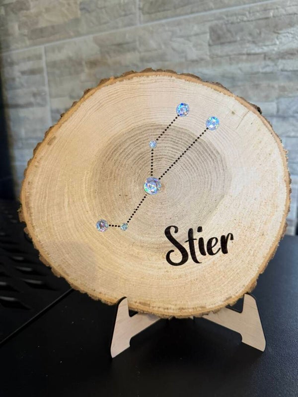 Personalisierte Baumscheibe mit Sternbild – Ein Stück Himmel aus echtem Holz