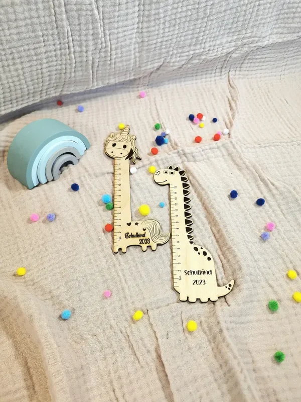 Lineal Dino oder Einhorn personalisiert