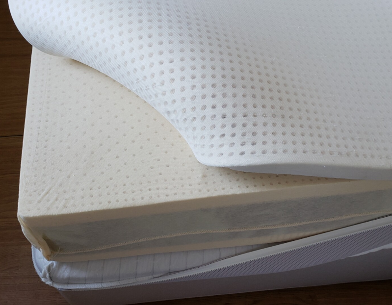Ultimax Trippel Comfort matras: Recoil pocketverenkern met 2 x 4cm Talalay comfortlagen + 1 losse extra Talalay comfortlaag + afneembare Lyocell matrashoes in lxe-dubbeldoek (635g/m²), wasbaar.