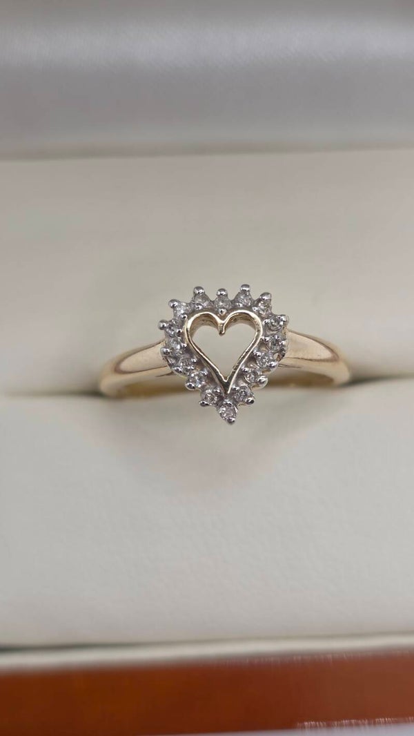 Beautiful 10ct Yellow Gold Diamond Heart Cluster Ring M1/2 to N