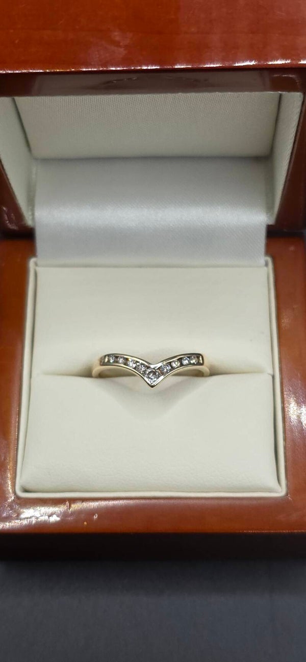 Beautiful 9ct Yellow Gold Diamond Wishbone Eternity Ring. Size O